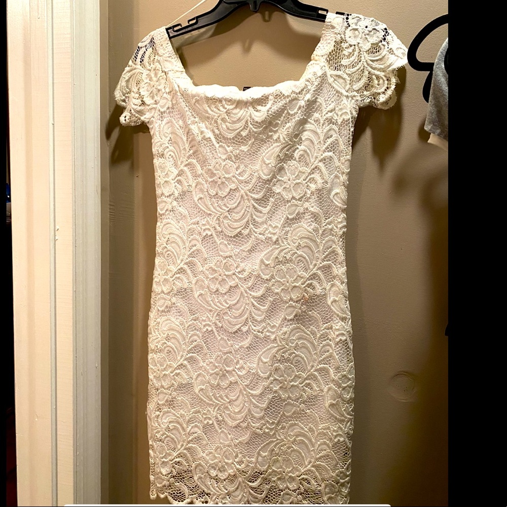 Medium Off-White Women’s dress